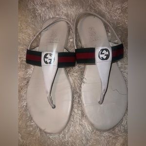 Authentic Gucci children’s thong sandal size 33